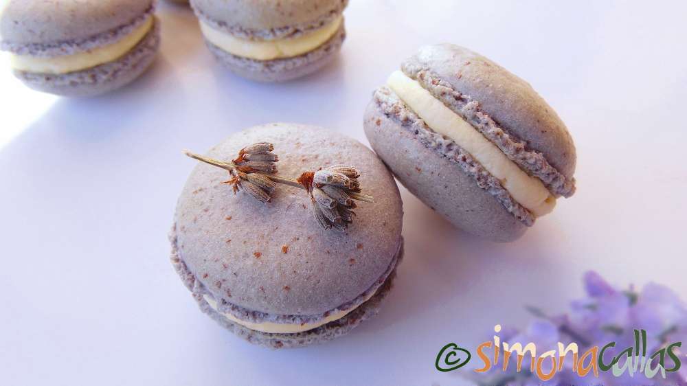 Lavender Macarons White Chocolate filling