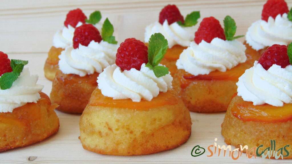 Cupcakes cocktail cu nectarine sau piersici 1 cupcakes-cocktail-cu-piersici-nectarine-1