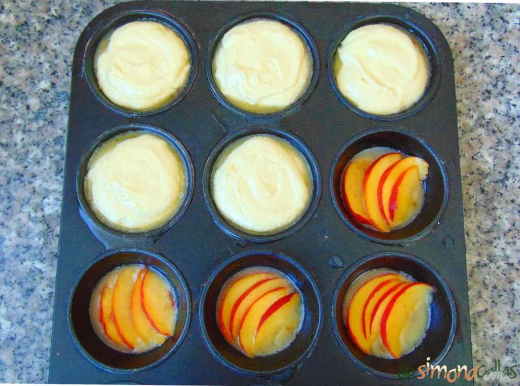 Cupcakes cocktail cu nectarine sau piersici a