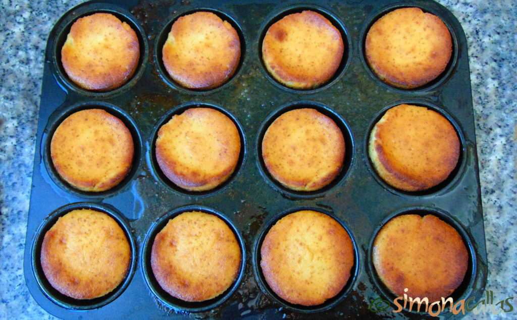 Cupcakes cocktail cu nectarine sau piersici b