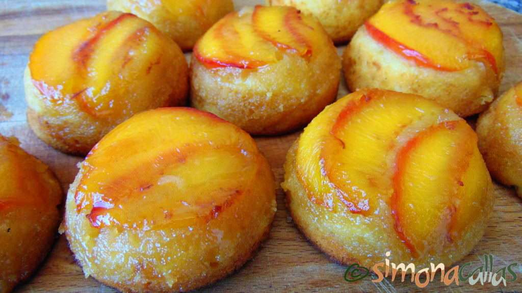 Cupcakes cocktail cu nectarine sau piersici c Cupcakes-Cocktail-cu-Piersici-Nectarine-c