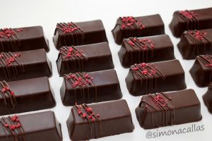 Raspberry Chocolate Bonbons Bomboane de ciocolata cu zmeura
