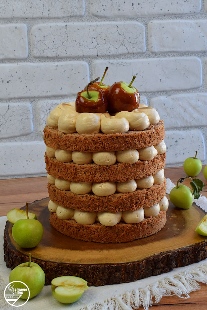 Tort cu mere nuci si caramel Tort cu mere nuci si caramel