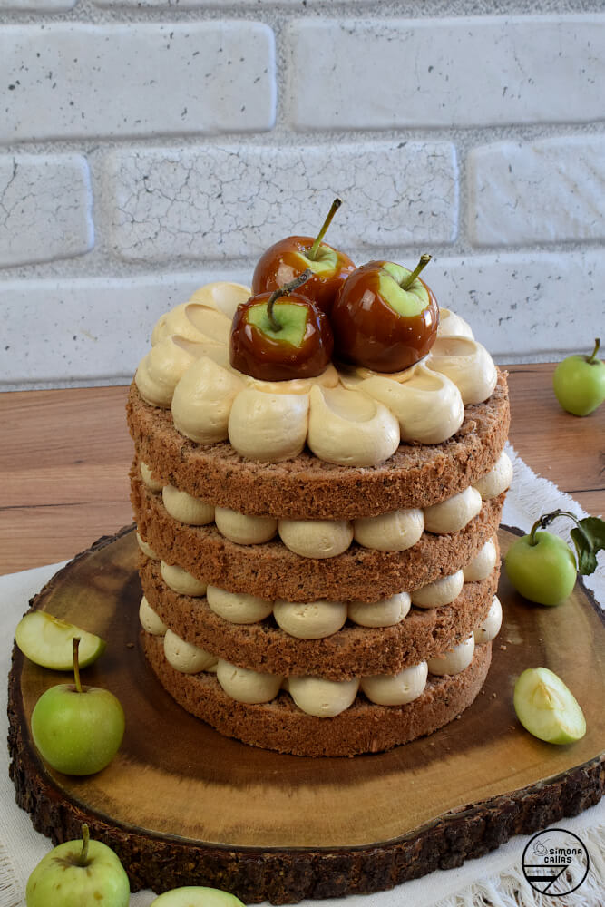 Tort cu mere nuci si caramel Tort cu mere nuci si caramel