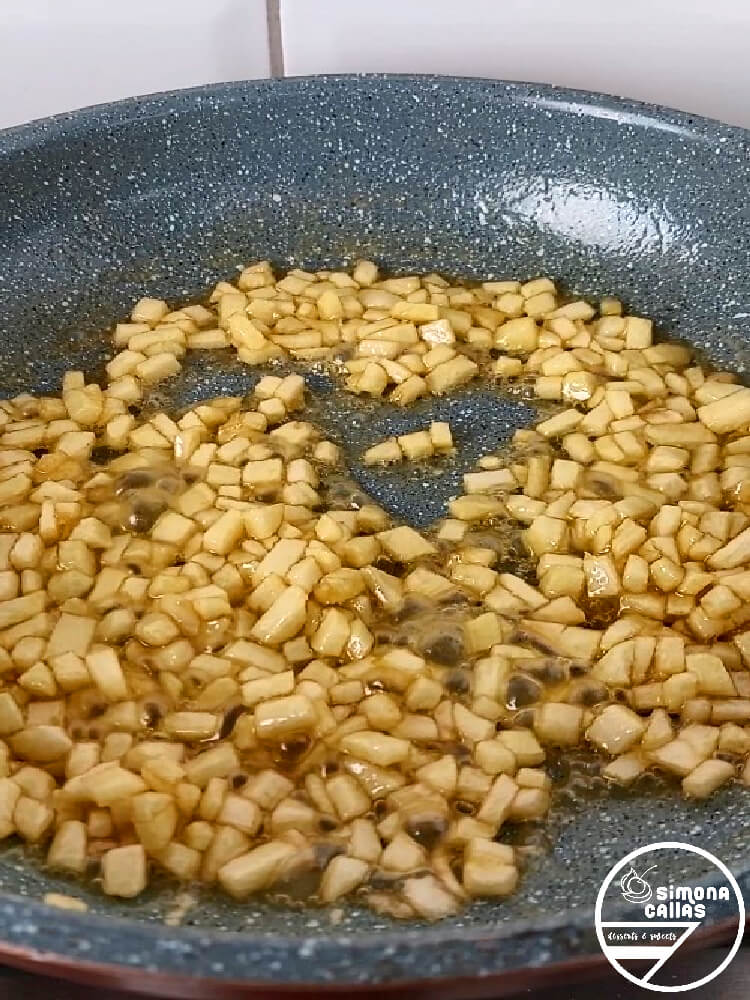 Tort cu mere nuci si caramel caramelized apples recipe