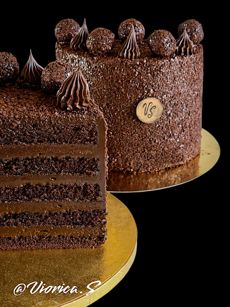Tort de ciocolata Brigadeiro Tort de ciocolata Brigadeiro