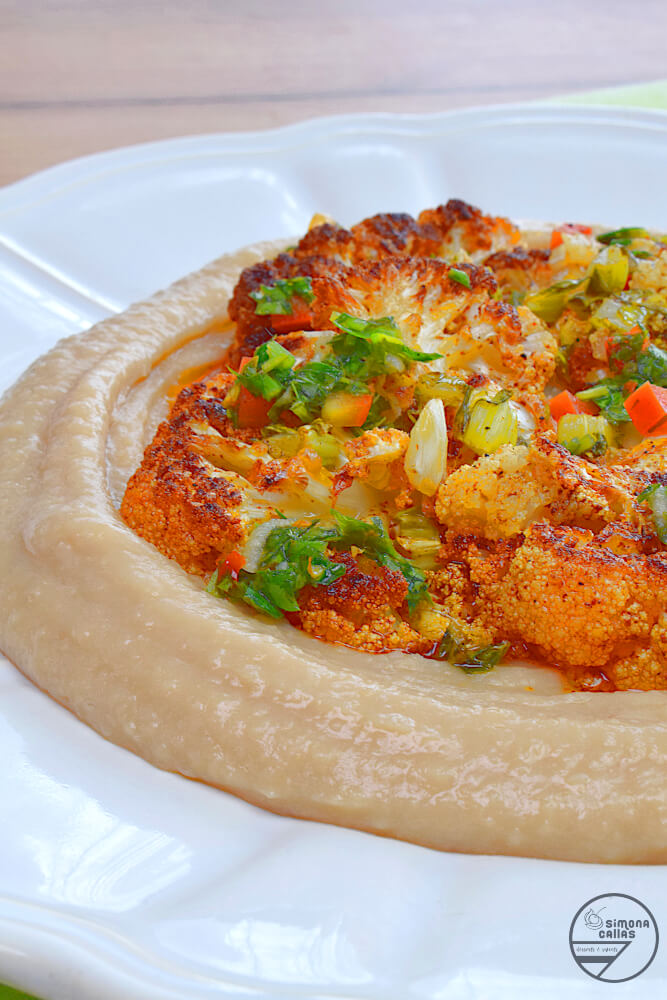 Conopida cu piure de fasole si chimichurri Conopida cu piure de fasole si chimichurri