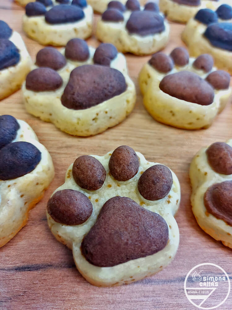 Fursecuri fragede labute de pisica Fursecuri fragede labute de pisica