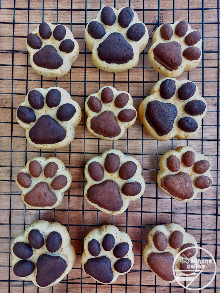 Fursecuri fragede labute de pisica prajituri de casa fara zahar dog paws cookies recipe