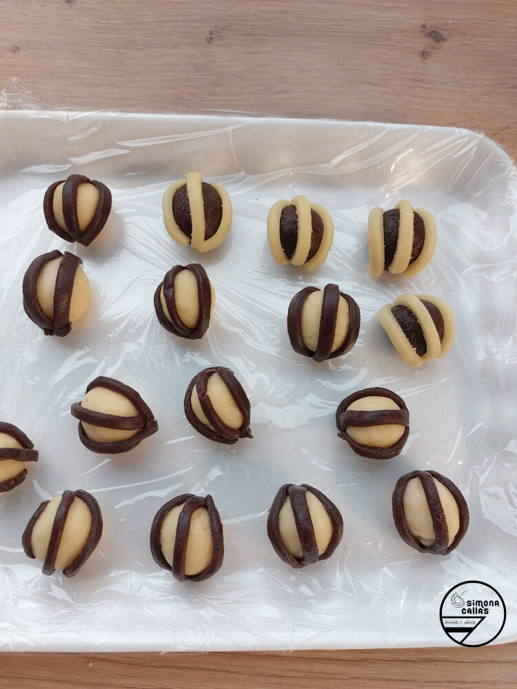 Nuci marmorate cu crema de ciocolata Fursecuri de casa prajituri Craciun retete usoare